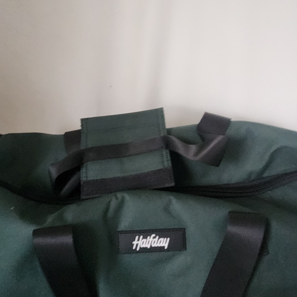 Halfday Garment Duffel Travel Bag Green Carry On Suit Garment Weekender 24" - Picture 3 of 7